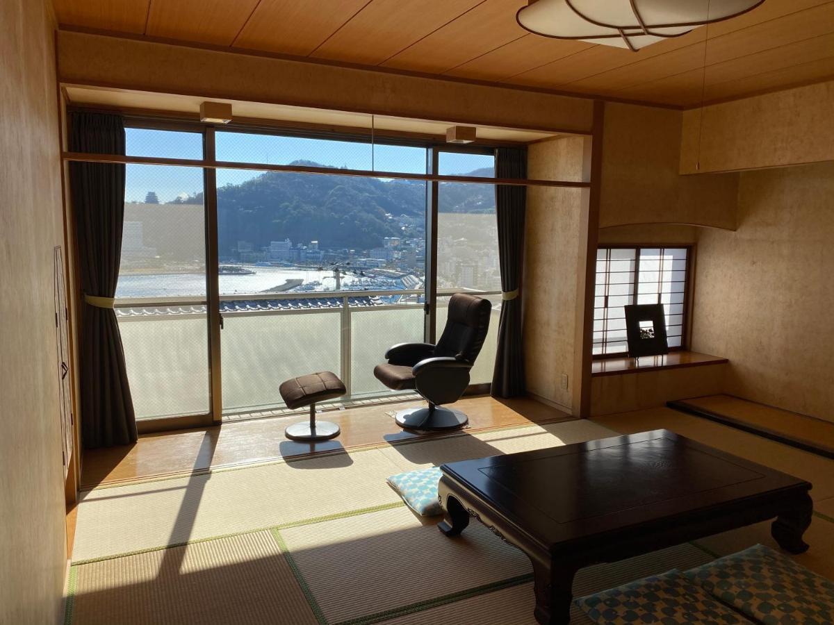 Atami Onsen Guest House Megumi Bagian luar foto