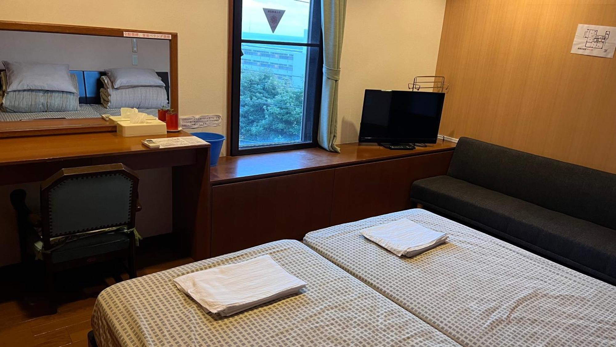 Atami Onsen Guest House Megumi Bagian luar foto