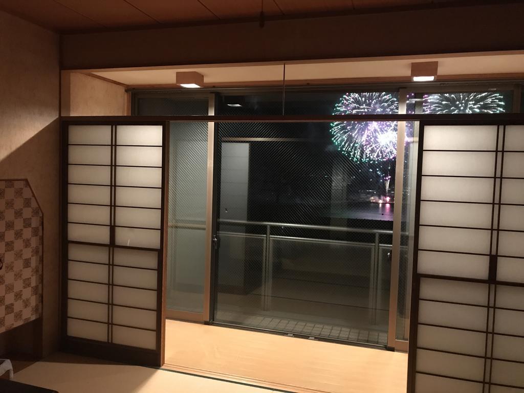 Atami Onsen Guest House Megumi Bagian luar foto
