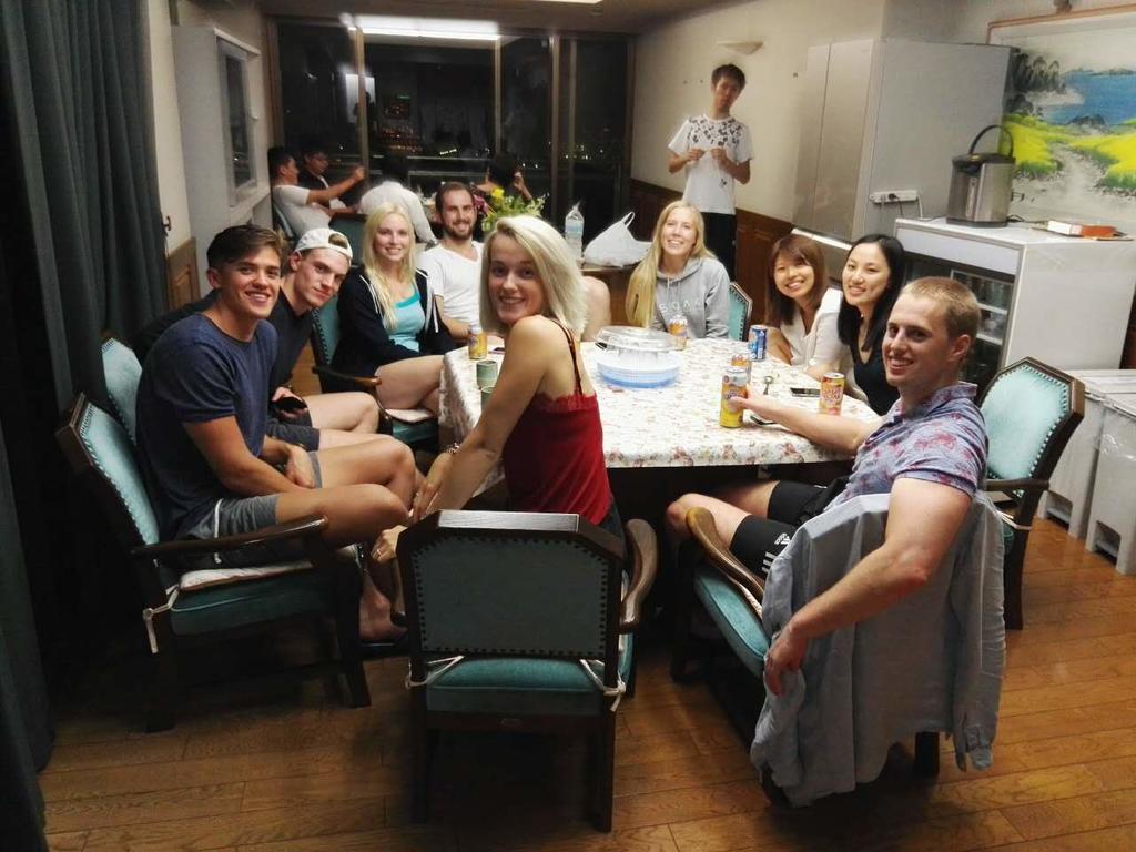 Atami Onsen Guest House Megumi Bagian luar foto